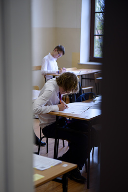 Przyroda trudniejsza niż matematyka EGZAMIN GIMNAZJALNY Przyroda trudniejsza niż matematyka EGZAMIN GIMNAZJALNY