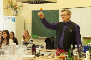 O sztuce kelnerskiej w ZSEG O sztuce kelnerskiej w ZSEG
