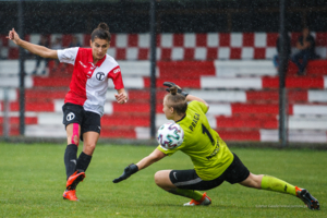 Mecz piłki nożnej kobiet: Tarnovia - MUKS Praga Warszawa
