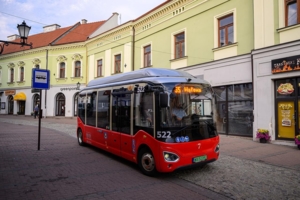 autobus biedronka na Wałowej