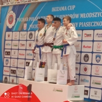 Najlepsi zawodnicy Pucharu Polski juniorów młodszych w judo w kategorii 50 kg. Pierwszy z lewej Sergiusz Sikorski z Błękitnych Tarnów