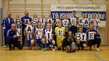 Finalistki Młodzieżowych Mistrzostw Polski U-15 w futsalu, zespół TS Iskra Tarnów