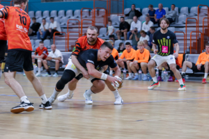 Fragment ligowego meczu piłkarzy ręcznych Handball Pałacu Tarnów