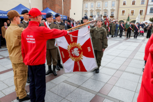 Ślubowanie na sztandar uczniów klas pierwszych XVI LO
