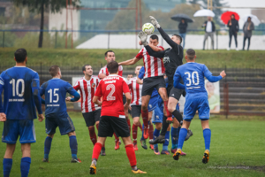 Mecz piłki nożnej: Tarnovia - Unia Tarnów