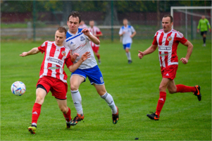 Mecz piątej ligi piłki nożnej: Tarnovia - Radłovia