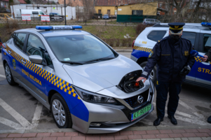 Na zdjęciu samochód elektryczny Straży Miejskiej