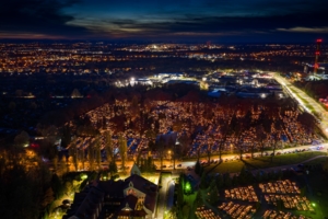 cmentarz nocą, foto archiwalne