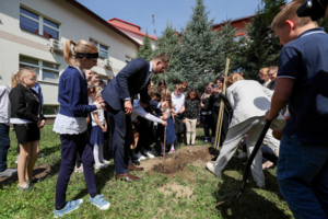 Sadzenie drzewka tysiąclecia