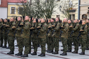 Uroczysta przysięga wojskowa żołnierzy 11 MBOT