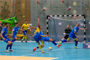 Mecz pierwszej ligi futsalu Unia Tarnów - Gwiazda Ruda Śląska