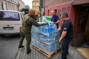 transport darów dla powodzian