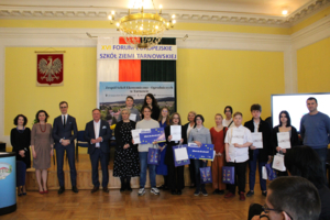 Najlepsi uczestnicy konkursu podczas XVI Forum Europejskiego Szkół Ziemi Tarnowskiej