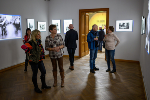 Wernisaż wystawy ,,Nim zgaśnie słońce"