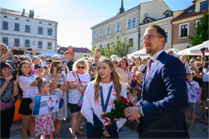 powitanie Oli Kałuckiej na tarnowskim rynku