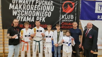 Zawodnicy Tarnowskiego Klubu Sportowego Oyama Karate