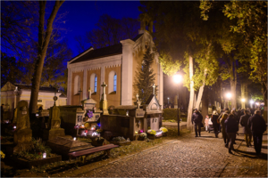 Cmentarz nocą
