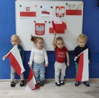 świętowanie niepodległości w tarnowskich żłobkach