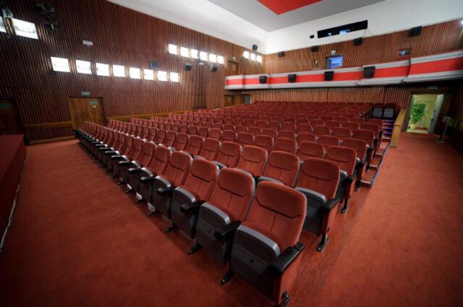 Pusta sala kinowa w Kinie Marzenie
