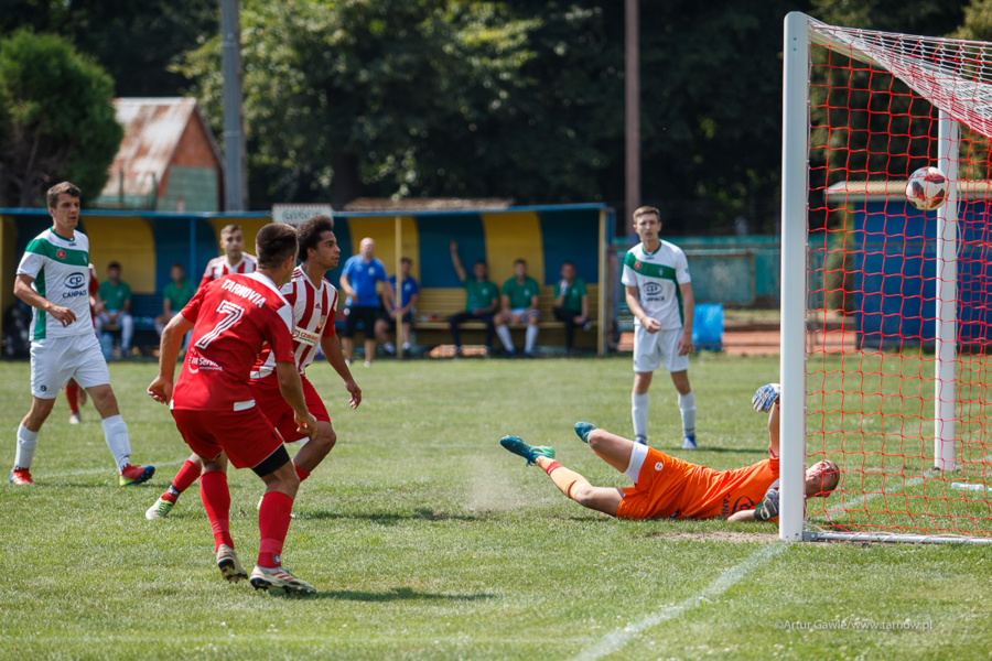 Mecz piłki nożnej: Tarnovia - Okocimski Brzesko