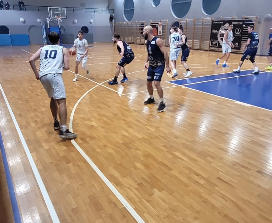 Mecz trzeciej ligi koszykówki: MUKS 1811 Unia I Tarnów - MKS Gorlice