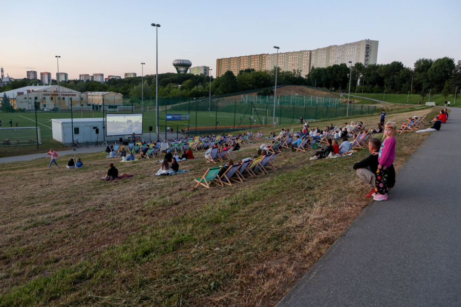 kino plenerowe na osiedlu Jasna