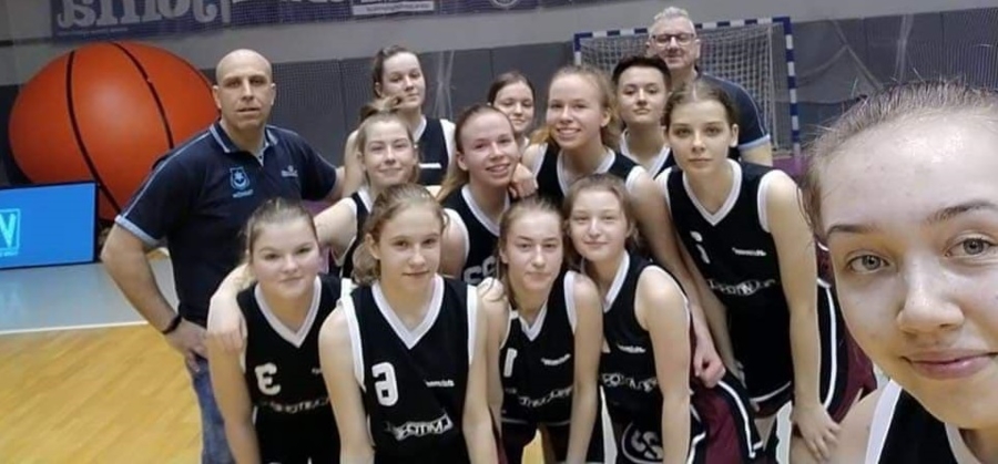 Juniorki (koszykarki) MKS Pałac Młodzieży Tarnów