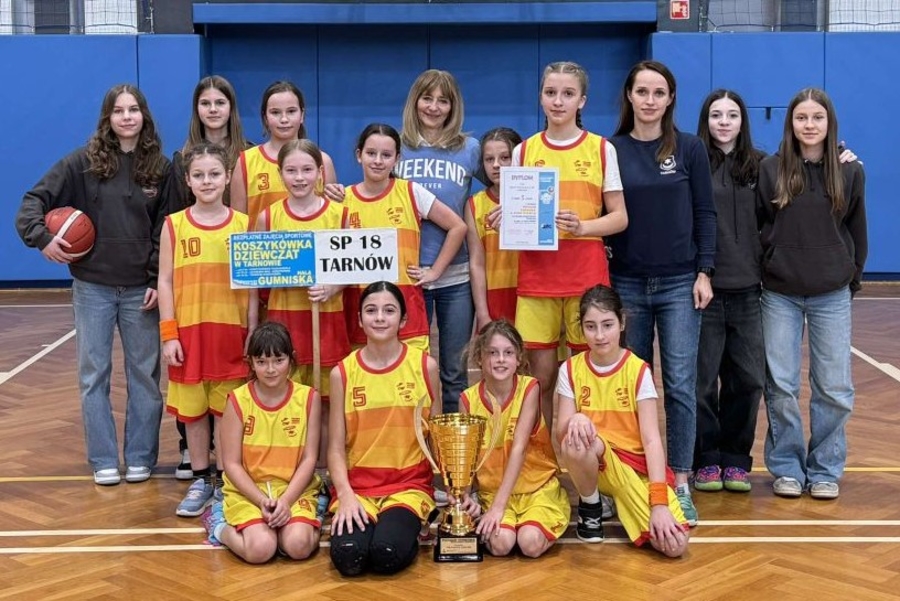 Zwycięski zespół Szkoły Podstawowej nr 18 w Tarnowie