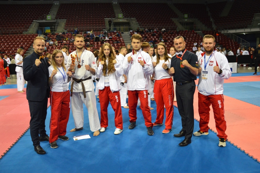 Zawodnicy Tarnowskiego Klubu Sportowego Kyokushin Karate w Bydgoszczy