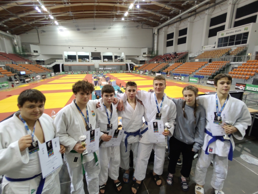 Młodzi judocy Błękitnych Tarnów