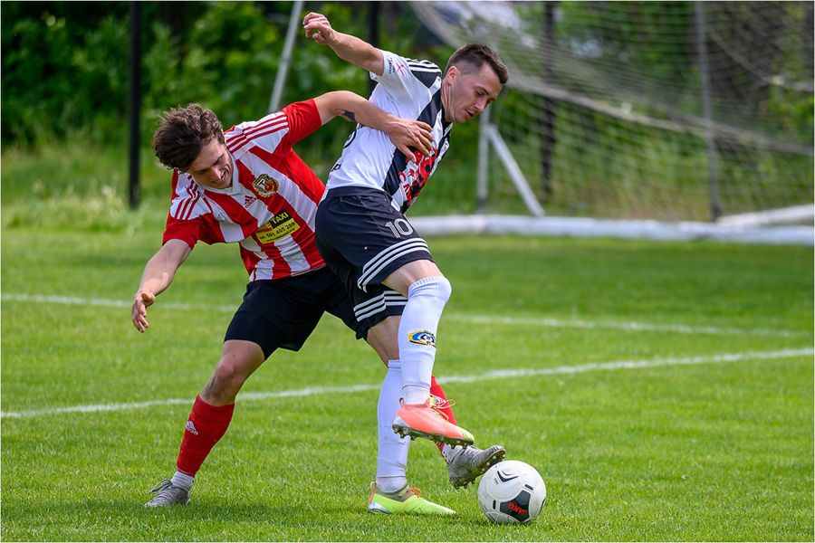 Mecz czwartej ligi piłki nożnej Metal Tarnów - Tarnovia