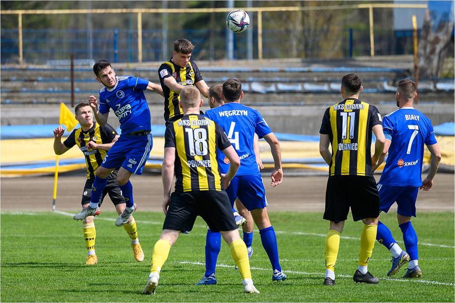 Mecz trzeciej ligi piłki nożnej mężczyzn: Unia Tarnów - Czarni Połaniec