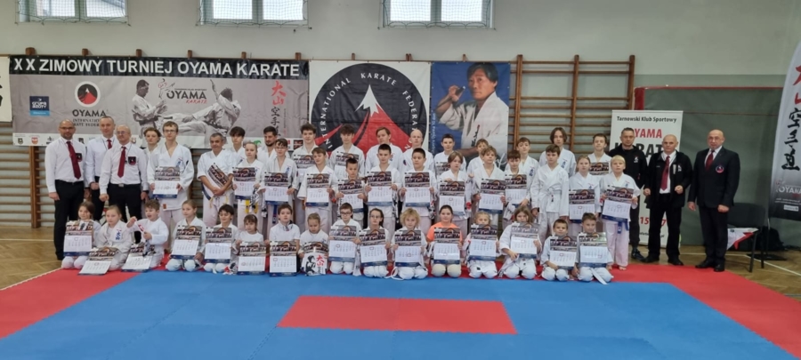 Uczestnicy XX Zimowego Turnieju Oyama Karate o Puchar Tarnowskiego Klubu Sportowego Oyama Karate
