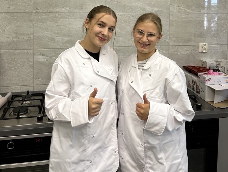 Weronika Miłek i Julia Michałek