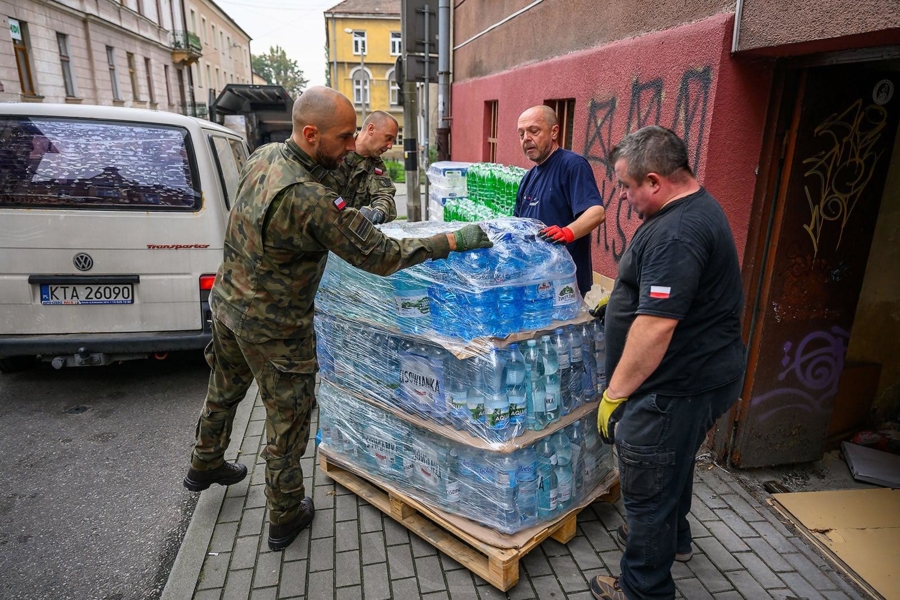 transport darów dla powodzian