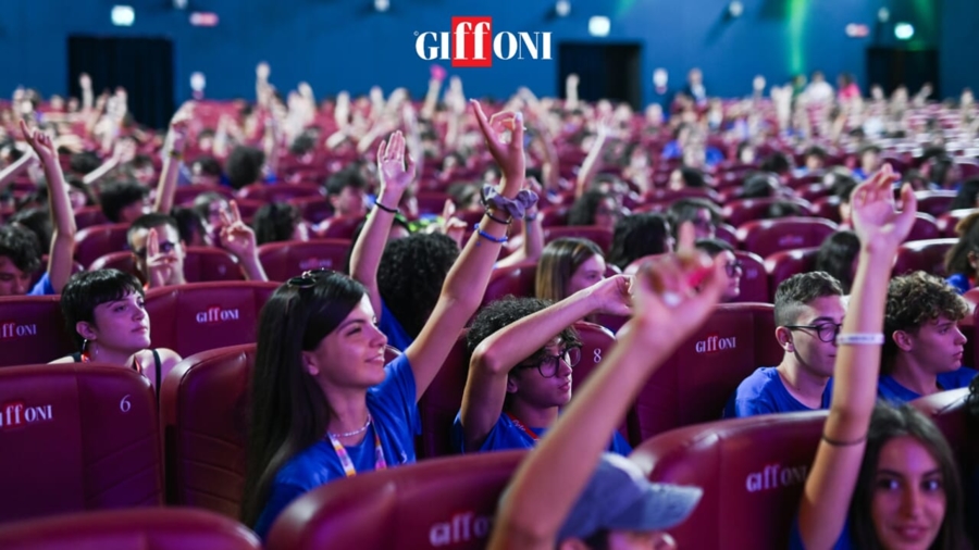 Młodzi jurorzy festiwalu w Giffoni